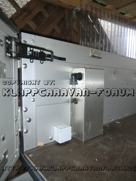 12 / 220 V von der Deichselbox im Hänger