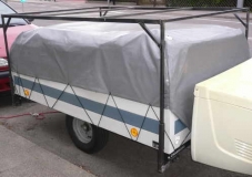 Eigenbau-Gepackgalerie an Trigano