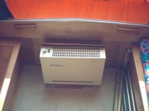 Zwar nicht original aber wenn man wie ich Wintercamping macht tut so eine Truma schon recht gut