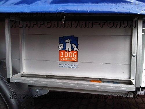 3 Dog ESteLouisa