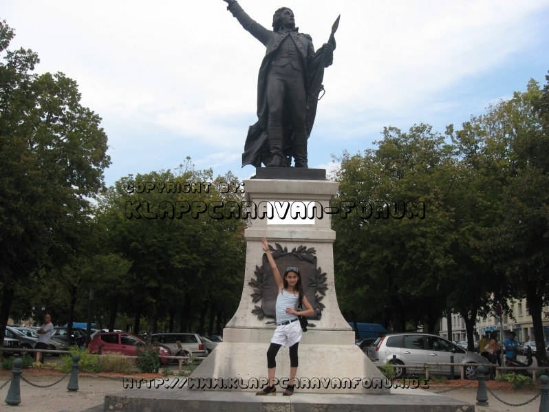 Rätselbild-2 Statuen