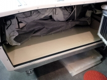 Camp-let Classic - Stauraum unter Küche